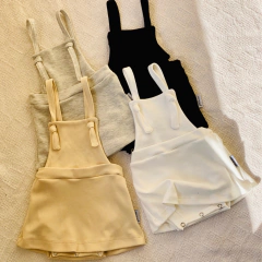 Vestido Jardineira - M na internet