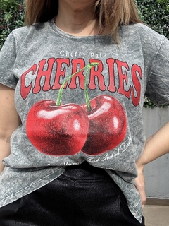Remera Cherry Pain - tienda online