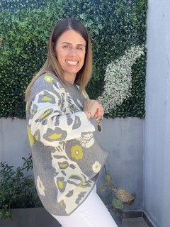 Sweater Flores y Leopardo
