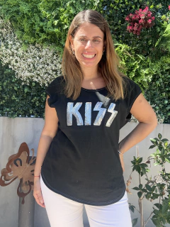 Remera Kiss sin mangas en internet