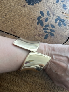 Pulsera ancha metalca en internet