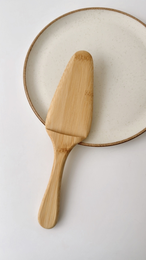 ESPÁTULA DE BOLO DE BAMBU
