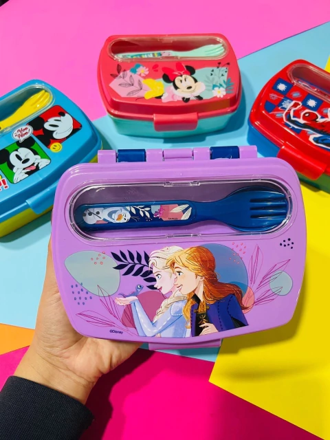 Lunchera con cubiertos