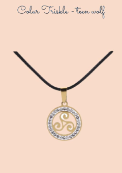 COLAR TRISKLE DOURADO COM PEDRAS