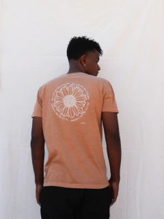 Imagem do camiseta o girassol da cor do seu cabelo