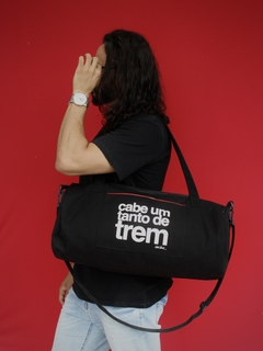 bolsa de viagem cabe um tanto de trem