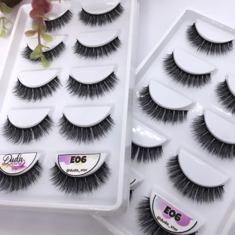 Cílios Postiços Profissional E06