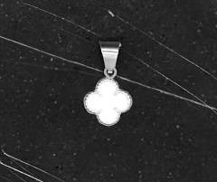 DIJE TREBOL ESMALTE. PLATA 925 en internet