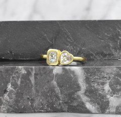 ANILLO AJUSTABLE CORAZÓN Y ZIRCONIA BLANCA. ORO LAMINADO 18K - tienda en línea