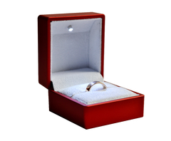 Estuche Con Luz Led Para Anillo - CATÁLOGO BLANCO