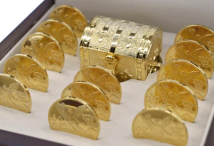 Arras Matrimoniales Centenario Estuche Nogal Con Ventana. Oro Laminado 14K - comprar en línea