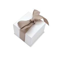 Estuche Champagne Con Caja y Moño Para Anillo - comprar en línea