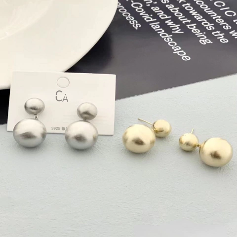 Aretes Oriana Con Poste De Plata. Oro Laminado 18k