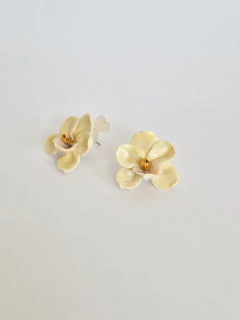 Par de Brincos Orquídea Verde Pistache Fosco na internet