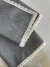 Mantel impermeable estándar gris con puntilla onda chica
