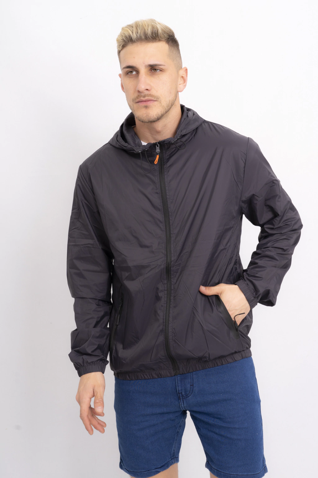 Campera rompeviento lisa