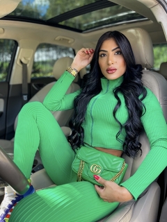 CONJUNTO BRUNA VERDE na internet