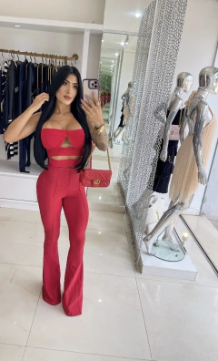 CALÇA FLARE RED na internet