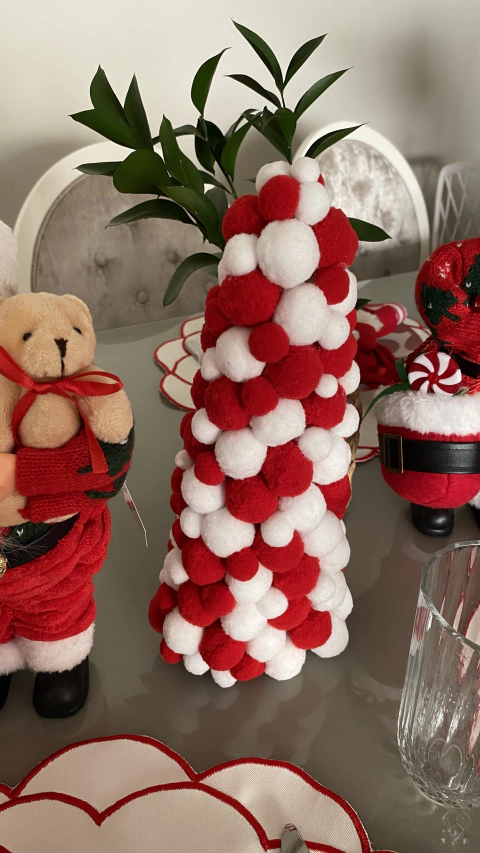 ÁRVORE NATAL DECORATIVA CONE