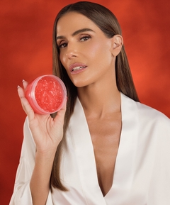 Esfoliante Íntimo e corporal Débora Secco na internet