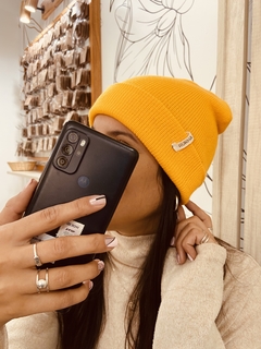 GORRO AMARILLO