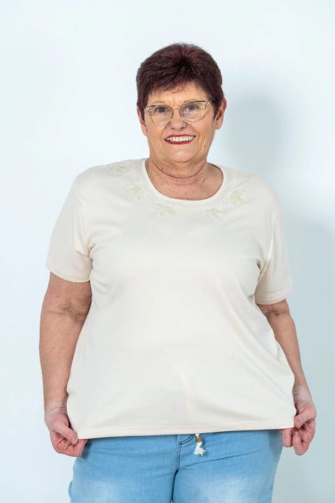 Remera BORDADA (I46037) - comprar online