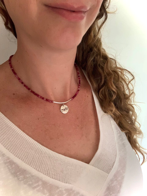 Colar de Jade com Medalha dos 72 Nomes de Deus