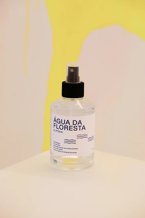 Pele: bom para usar na pele pós sol – acalma e alivia, antioxidante/anti-inflamatório, antisséptico suave para pele. Emocional: possui uma natureza extremamente relaxante Sedativo - indicado para distúrbios do sono, ansiolítico e relaxante do SNC – indica