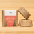 Sabonete Barbatimão, Melaleuca, Copaíba e Gerânio da Baobá Saboaria na Make a Pause tem propriedade antifúngica, anti-inflamatória, antibacteriana e cicatrizante.
