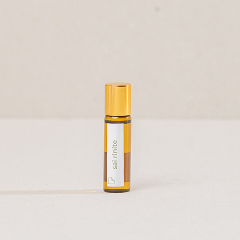 O Roll-On Blend Sai Rinite da B.I.A te salva porque você pode levar para qualquer lugar! É um produto natural que minimiza os sintomas de rinite e sinusite, diminuindo a coriza, melhorando a respiração e diminuindo a coceira nasal. Compre na Male a Pause.