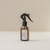 Com aroma vegano, sutil adocicado e floral, o Home Spray Brisa Maya não possui corantes. Compre na Make a Pause.