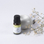 Kit Aromatizador USB Foco & Concentração com Óleo Essencial Alecrim, aroma fresco, canforado com fundo herbal e Aromatizador Elétrico USB 
feito de porcelana. Compre o Kit na Make a Pause.