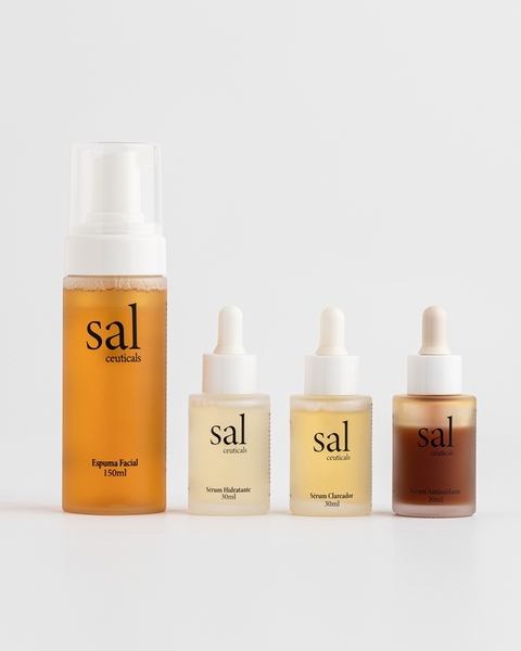 Kit rotina completa com 1 Sérum Clareador de Ácido Mandélico, 1 Sérum Antioxidante, 1 Sérum Hidratante e 1 Espuma de Limpeza Facial. Pele uniforme e sem manchas, hidratada, nutrida, profundamente limpa e equilibrada. Compre Sal Ceuticals na Make a Pause.