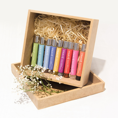 Kit Roll-On com Cristais. um Roll-on para cada momento do seu dia dia, trazendo energia, produtividade, amor, alegria, proteção, relaxamento e fazendo com que você tenha dias mais leves e mais tranquilos. Compre aromaterapia Ynayê na Make a Pause.