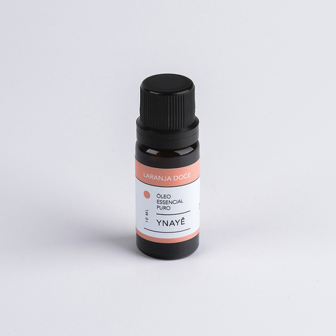 Óleo Essencial Laranja Doce é Revigorante, age positivamente sobre o esgotamento físico e mental. O óleo da alegria, bom para pessoas que se sentem desanimadas e desencorajadas, trazendo movimento e força. Compre Ynayê na Make a Pause.