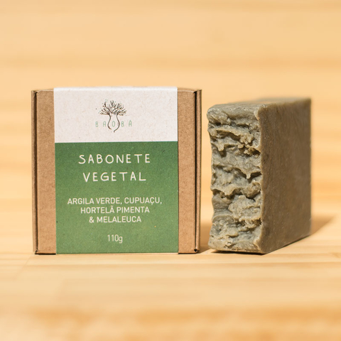 Sabonete Argila Verde, Hortelã Pimenta e Melaleuca em barra da Baobá Saboaria na Make a Pause é um banho de Hortelã Pimenta para refrescar e energizar o corpo, purificar a alma e fortalecer a mente!