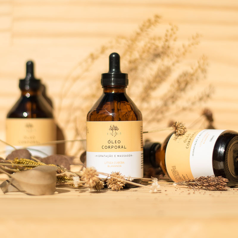Óleo Corporal de Litsea Cubeba e Lavanda da Baobá Saboaria na Make a Pause é relaxante e hidratante para proteger a pele e apoiar as suas defesas naturais, tornando-a mais resistente, firme e macia.