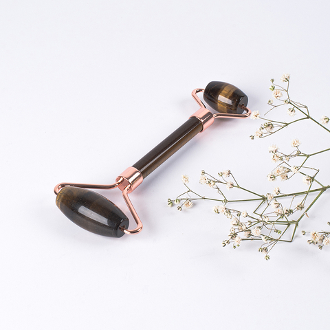 Rolo Massageador Olho de Tigre promete benefícios para a saúde e bem-estar graças a energia da Pedra Natural. Compre Ynayê na Make a Pause.