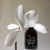 O Bio Elixir da Elemento Mineral é um luxuoso óleo corporal hidratante que combina 12 óleos preciosos e naturais para oferecer nutrição e hidratação excepcionais à pele. Compre na Make a Pause.