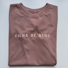 T-shirt Filha De Deus na internet