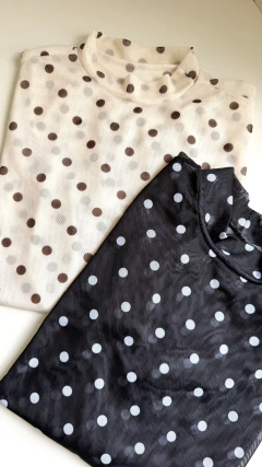 Blusa Tule Poá