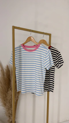 Blusa Listradinha na internet