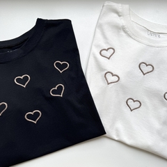 T-shirt Coração Bordado - comprar online