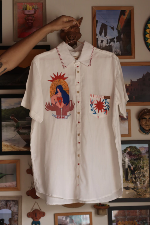 Camisa Awêry Arte Clau Epiphanio