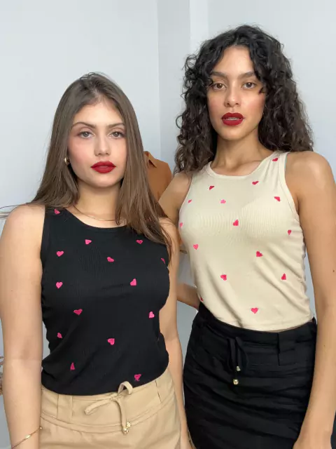 Cropped regatas com corações bordados REF2282