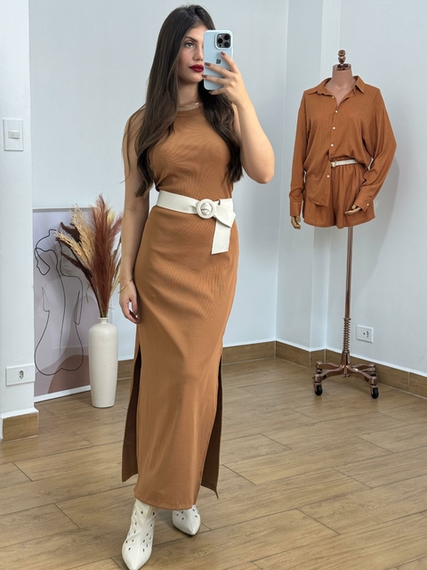 Vestido longo canelado com fenda K2B Casiana