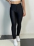 Calça legging K2B com botão e zíper na barra brilhosa Jocileide - comprar online