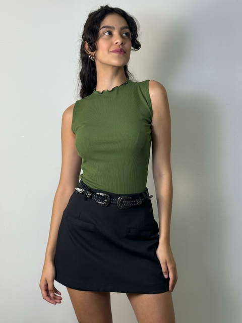 Short saia alfaiataria com bolsos invertidos zíper traseiro