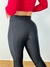 Calça legging flare K2B com tecido brilhoso cintura alta Chanel - comprar online