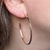 ARGOLA GRANDE BANHADA EM OURO 18K